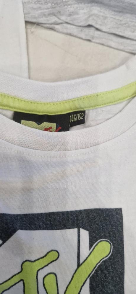 Trička v- 140/146, sinsay,146