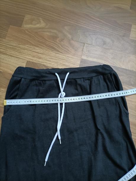 Dámska čierna maxisukna, 