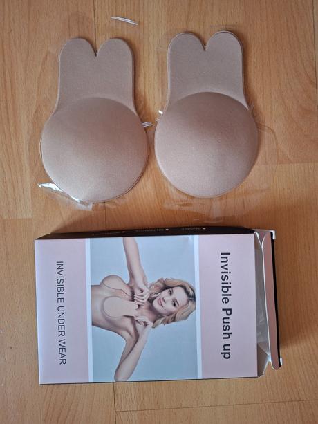Neviditeľná push-up podprsenka, m / s