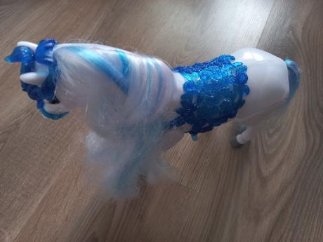 Chodiaci kôň so zvukom, 