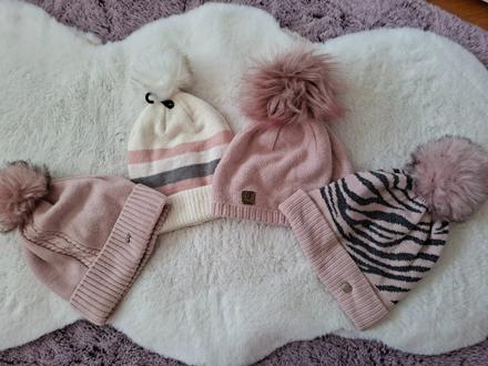 Čiapka zimná s brmbolcom vel.134/140, 134