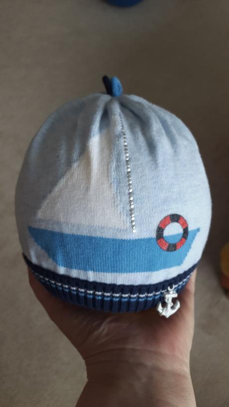 1 ciapka s lodickou 44, <50