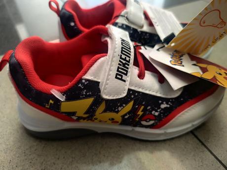 Svietiace tenisky, 29