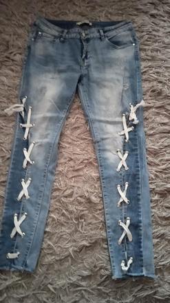 Rifle s viazačkou nad členky, 30