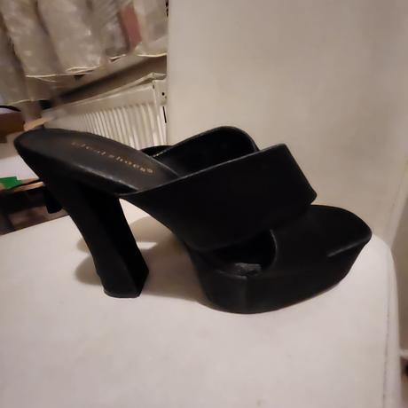 Čierne šľapky na platforme, 38