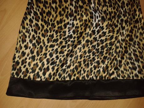 Leopardia satenova tunika, 38