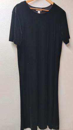 Krásna elegancia dámske šaty zo zamatu veľ.l, l