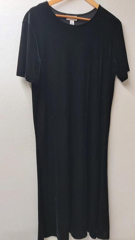 Krásna elegancia dámske šaty zo zamatu veľ.l, l