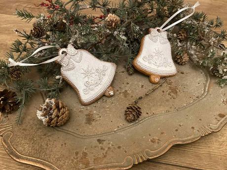 Medovník zvonček - perník s bielou polevou 1 ks, 