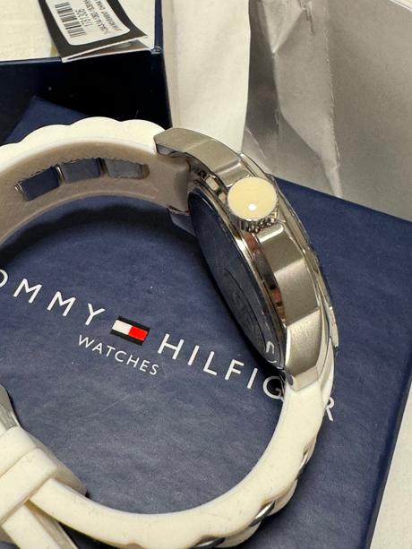 Hodinky tommy hilfiger 36 mm top stav, tommy hilfiger