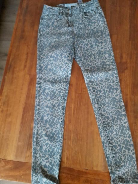 Dievčenské rifle 34, next,34