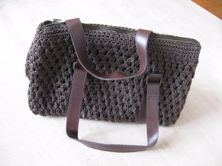 Dámska poloháčkovaná hnedá kabelka do ruky, 