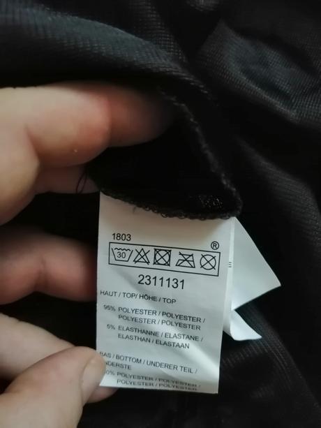 Pohodlné malé čierne v40, veľmi pružné, 40