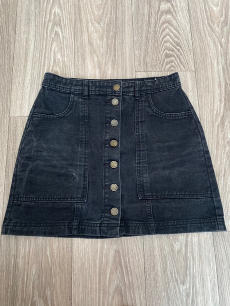 Čierna riflová sukňa, stradivarius,38