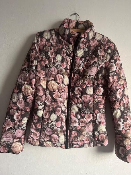 Jesena jarna bunda s ruzami kvety ruza, m