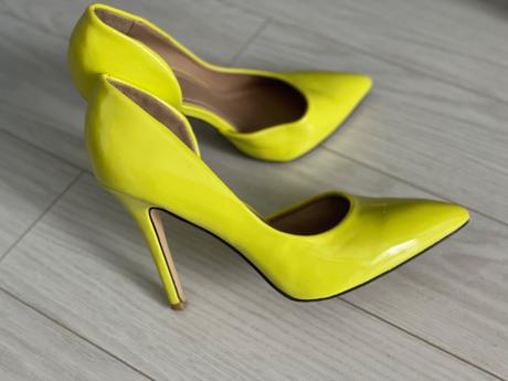 Neónové lodičky, 39