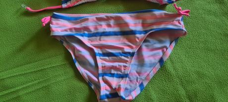 Dvojdielne dievčenské plavky, 158