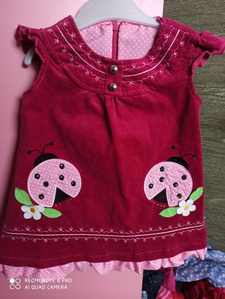 Menčestrové šaty, 74