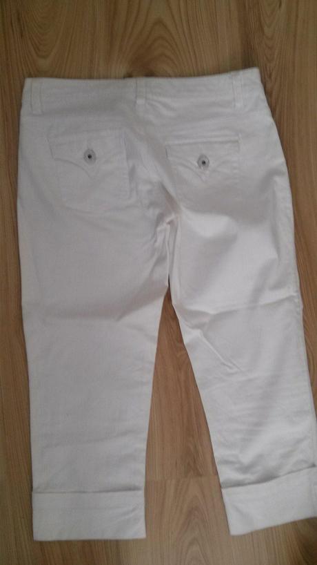 Biele capri nohavice, amisu,34