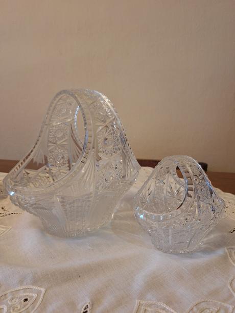 Kristalove sklenene kosiky, 