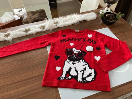 Vianočný svietiaci a hrajúci sveter, 158