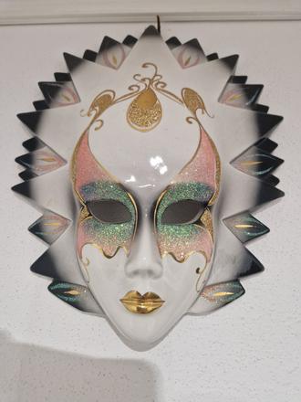 Keramická maska,