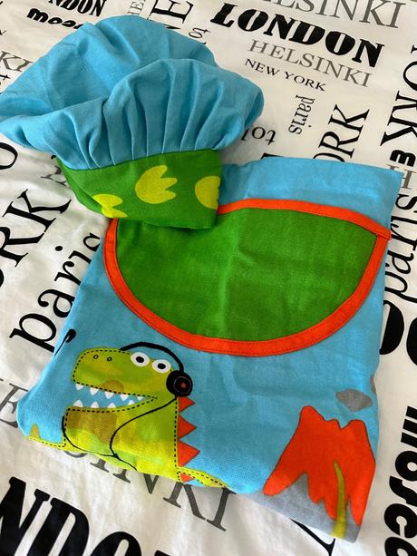 Suprava zástera a čiapka, 