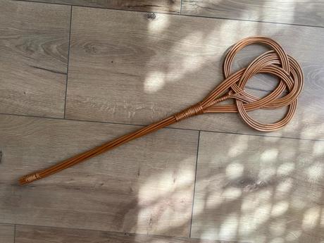 Prútený trepák na koberce, 