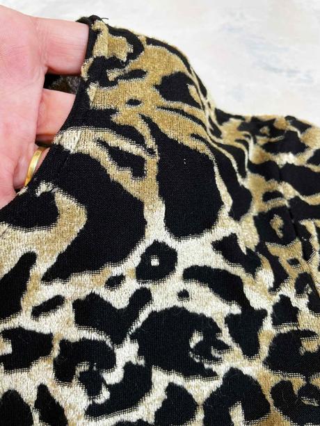 Jemné tričko so zvieracím vzorom, m