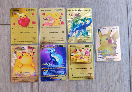 Kovová pokémon karta,