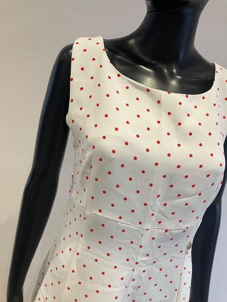 Dámske letné šaty bodkované (xl), xl