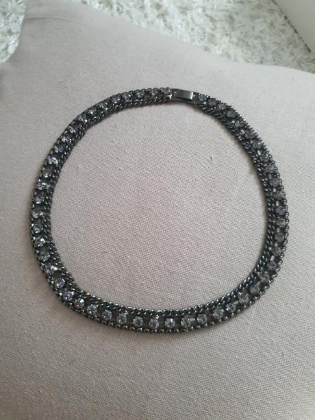 Čierny náhrdelník, 