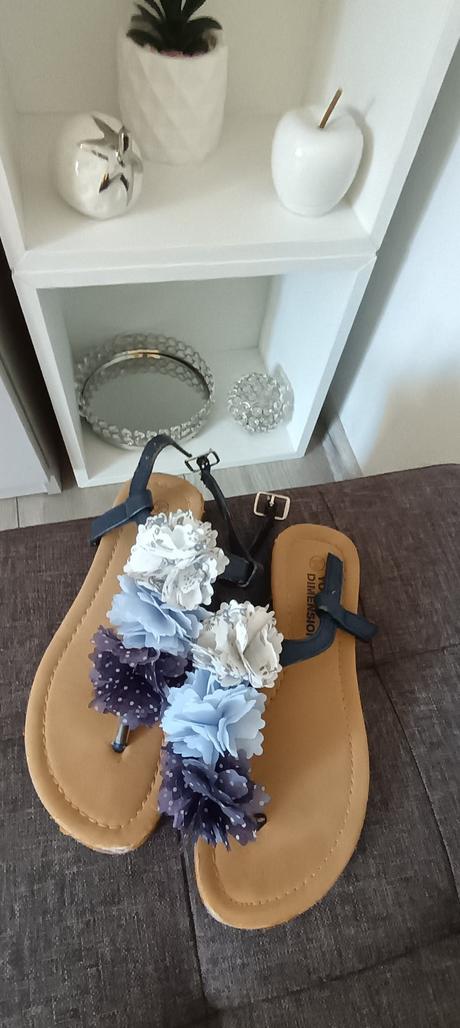 Nádherne sandálky s kvetinkami, young dimension,31