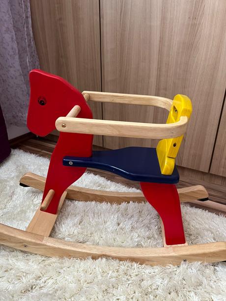 Drevený hojdaci konik, 
