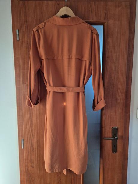 Ľahký kabátik - trenčkot, bershka,s