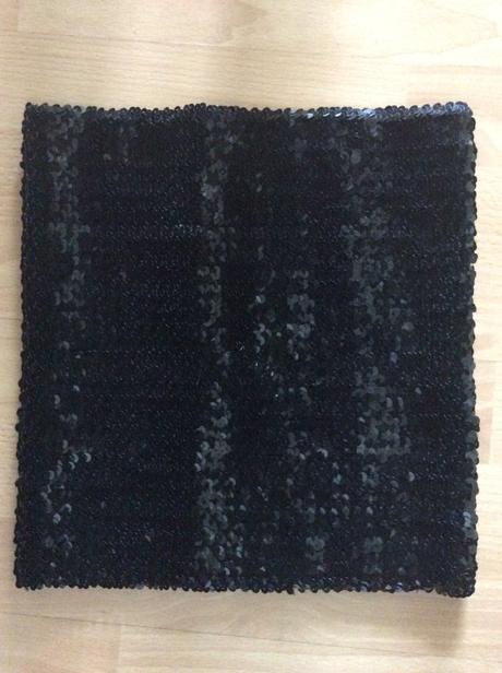 Cierny flitrovany top-s/m, s