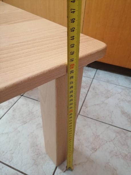 Montessori stolík s 2 stoličkami masív,