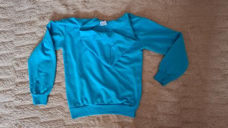 Mikina s mimoňom, 128