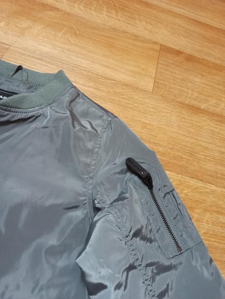 Bombera, chapter young,158