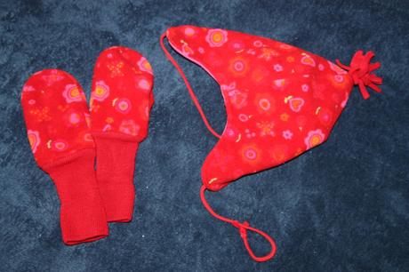 Ciatpka a rukavice vel 104-116, h&m,104