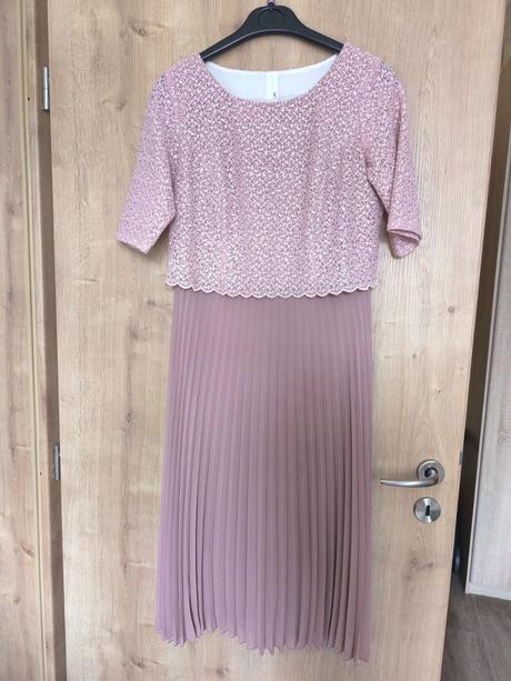 Spoločenské šaty, 40