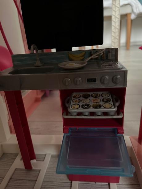 Barbie domček, auto, bazén, 