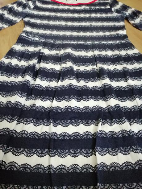 Pekné bavlnene šaty, 40