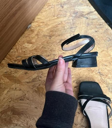 Čierne sandalky 32 a 2cm opàtok, 32