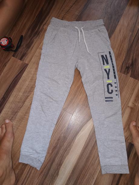 Chlapčenské tepláky, 128