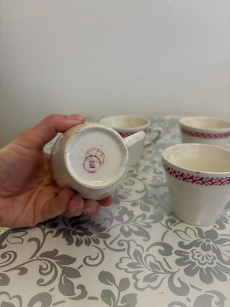 4 šálky na čaj alebo kávu, 