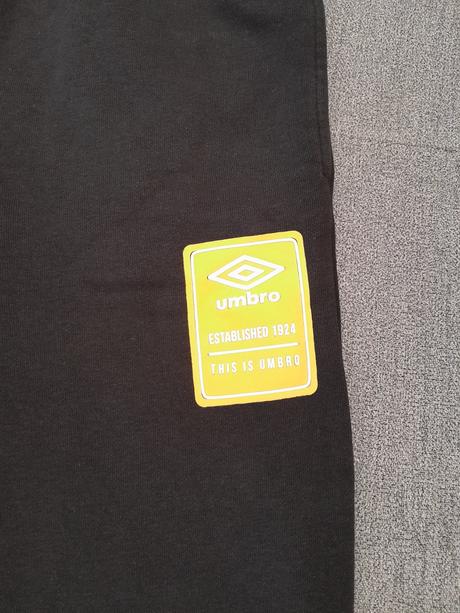 Tepláky vel.146, umbro,146