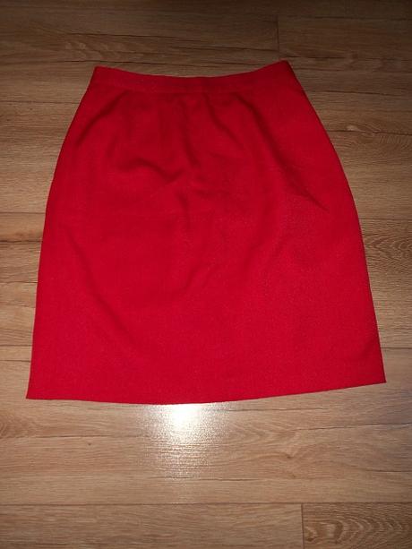 Dámska sukňa, 38