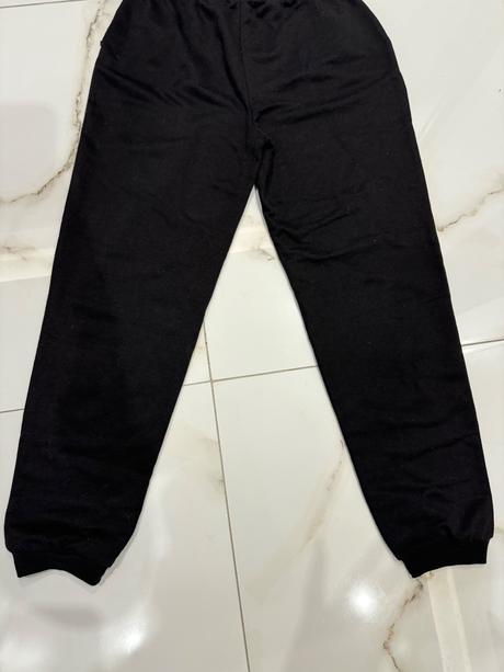 Čierne tepláky 152, sinsay,152