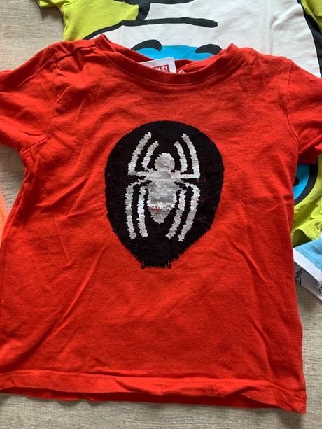 Tricko s meniacimi flitrami spiderman, marvel,110